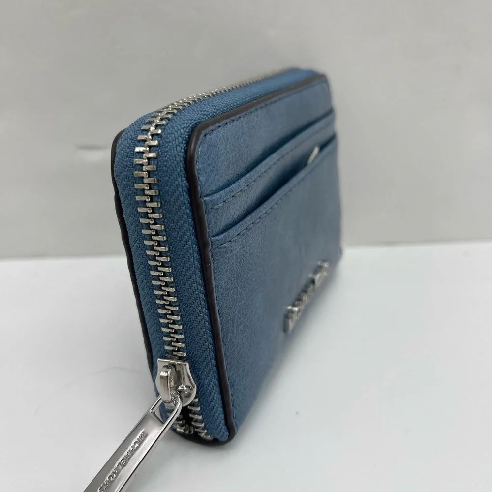 MICHAEL KORS Jet Set Medium Distressed Zip Around Card Case Cornflower NWT